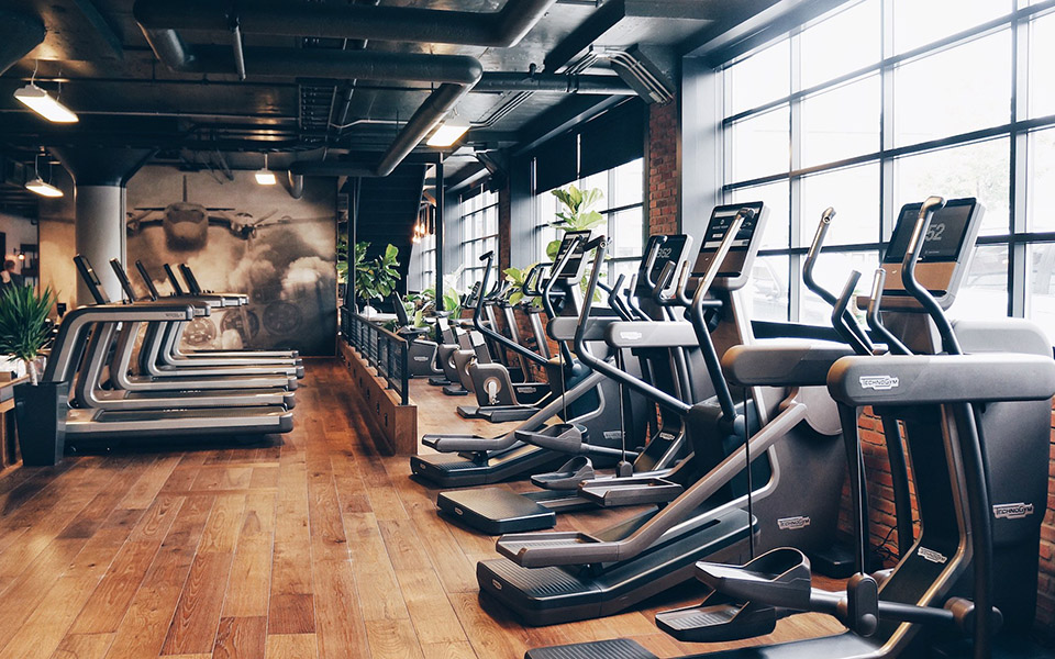 九游体育智能健身设备展示1