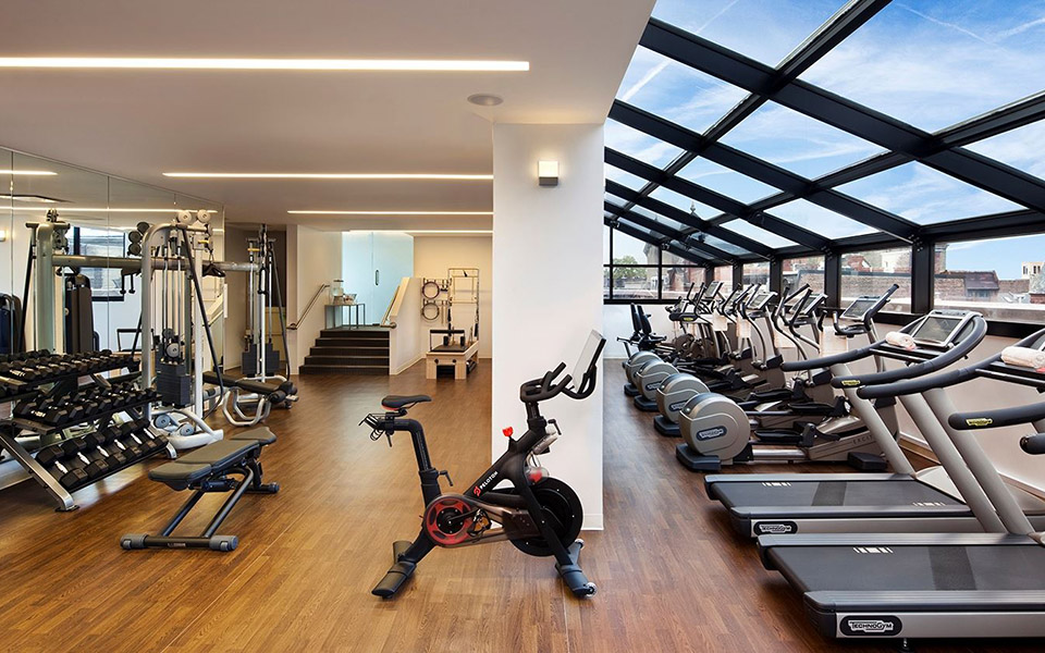 九游体育智能健身设备展示4